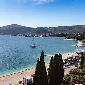 3* Couette-café Okruk-10 Meters Away From The